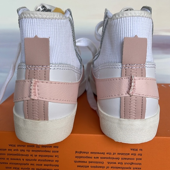 Nike WMNS BLAZER MID '77 JUMBO
WHITE/ATMOSPHERE-PINK
OXFORD-SAIL-SUMMIT
WHITE - Picture 15 of 16